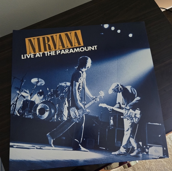 NIRVANA Other - NIRVANA Live at the Paramount Blue and Black Album